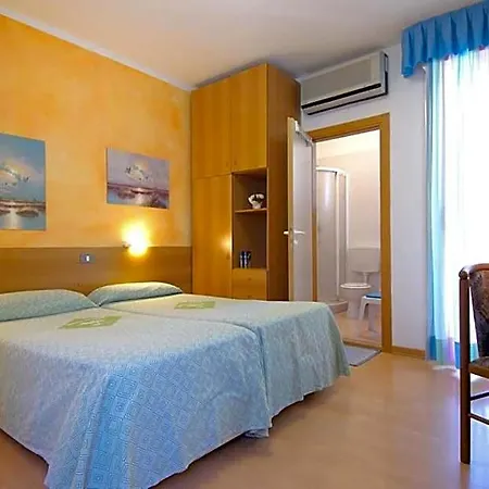 Ai Pini Hotell Grado