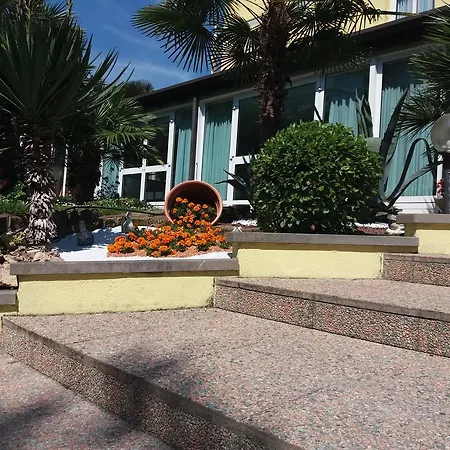 Ai Pini Otel